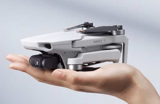 DJI Mini 2 SE với thiết kế nhỏ gọn và độ bền cao