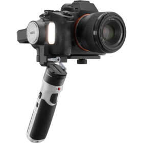 Gimbal Zhiyun Crane M2S cung cấp khả năng xoay 360°, nghiêng 320° và xoay cuộn 320°