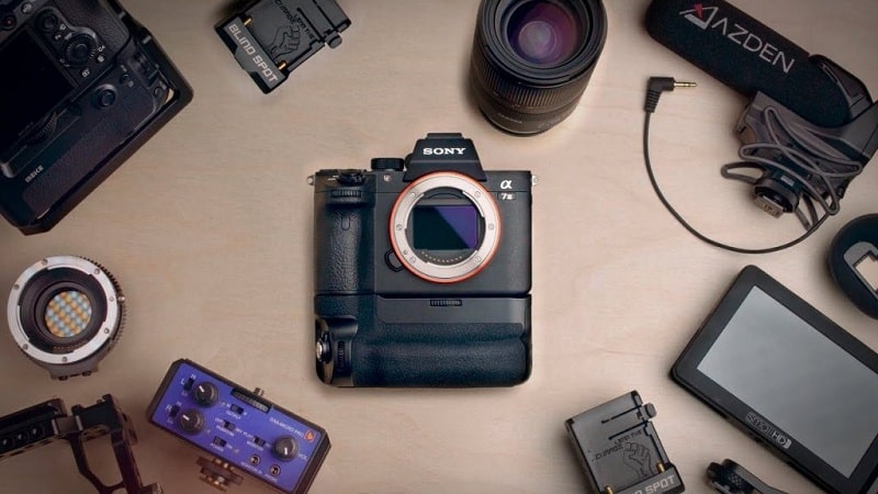 Xem xét kỹ lưỡng mọi giao diện phía ngoài khi muốn mua Sony A73 cũ