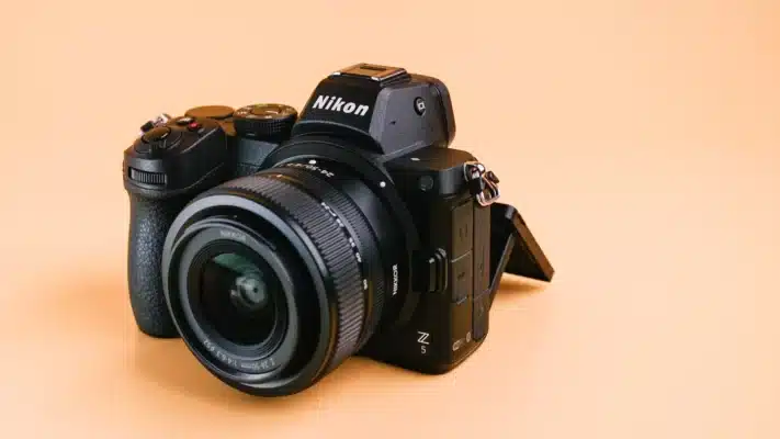 Nikon Z5 không làm người dùng thất vọng khi hỗ trợ quay video 4K như mong đợi.