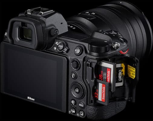 Nikon Z7 II có khả năng lưu trữ tệp JPEG và tệp RAW ở hai thẻ khác nhau hoặc sao chép dữ liệu từ thẻ này sang thẻ khác