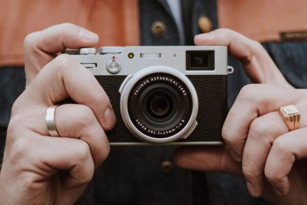 Video 4K từ X100V có chất lượng hình ảnh cao, mượt mà và có độ sâu màu sắc