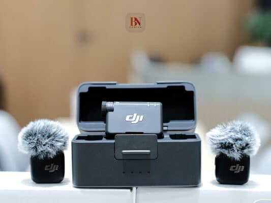 DJI Mic Mini sở hữu thiết kế siêu nhỏ gọn, linh hoạt với trọng lượng chỉ 10g
