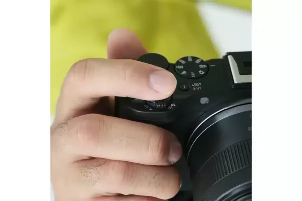 Ra Mắt Canon EOS R50 V