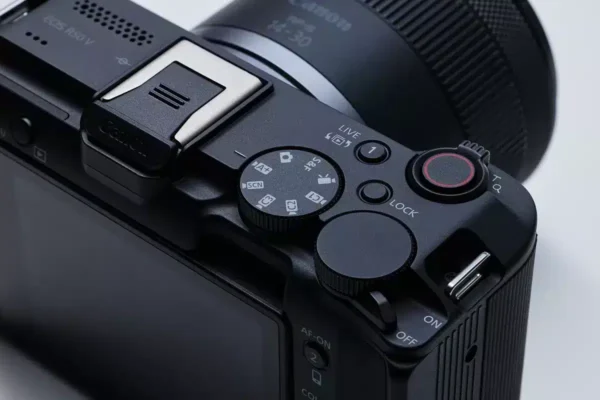 Ra Mắt Canon EOS R50 V