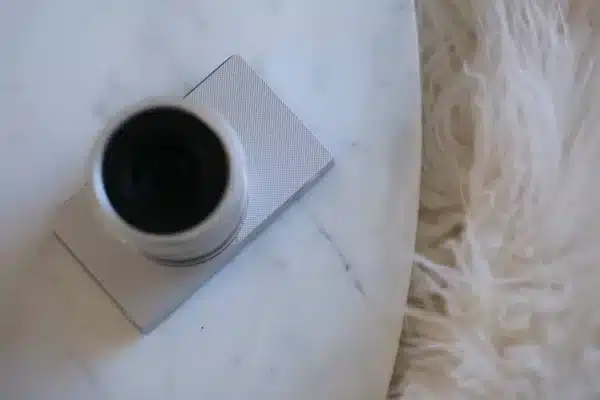 Một điểm đặc biệt của Sigma BF là bộ nhớ trong lên tới 230GB, cho phép lưu trữ hơn 14.000 ảnh JPEG, 4.300 ảnh RAW không nén hoặc 2.5 giờ video