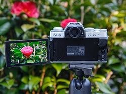 Đánh Giá Fujifilm X-T200