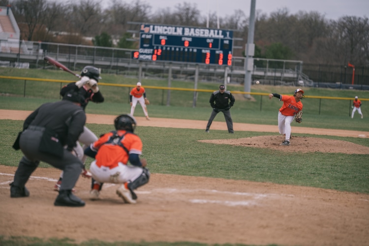 Ống kính này được trang bị 4 mô-tơ tuyến tính XD, mang lại tốc độ phản hồi cực nhanh, gần như tức thì, phù hợp cả chụp ảnh và quay video