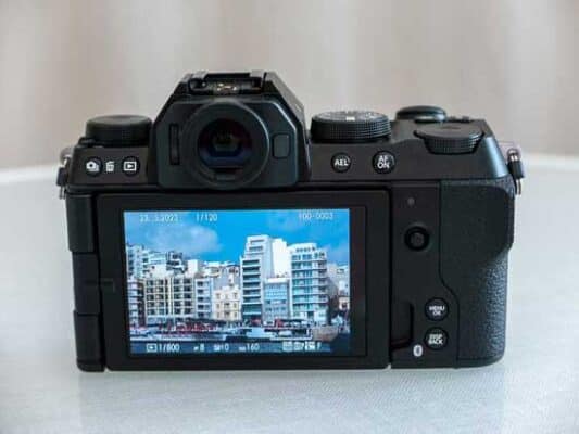 So Sánh Fujifilm X-M5 vs Fujifilm X-S20