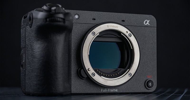 Sony FX2 sử dụng cảm biến Exmor R BSI CMOS 33MP kết hợp với bộ xử lý BIONZ XR