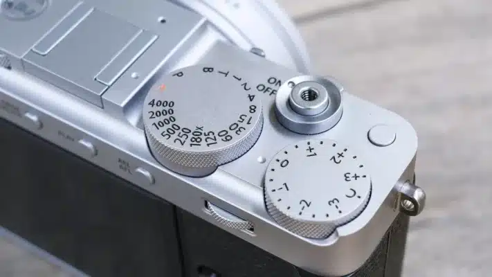 So Sánh Fujifilm X-E5 vs Fujifilm X100VI