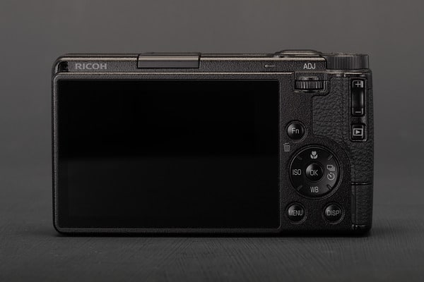 Review Ricoh GR IV 