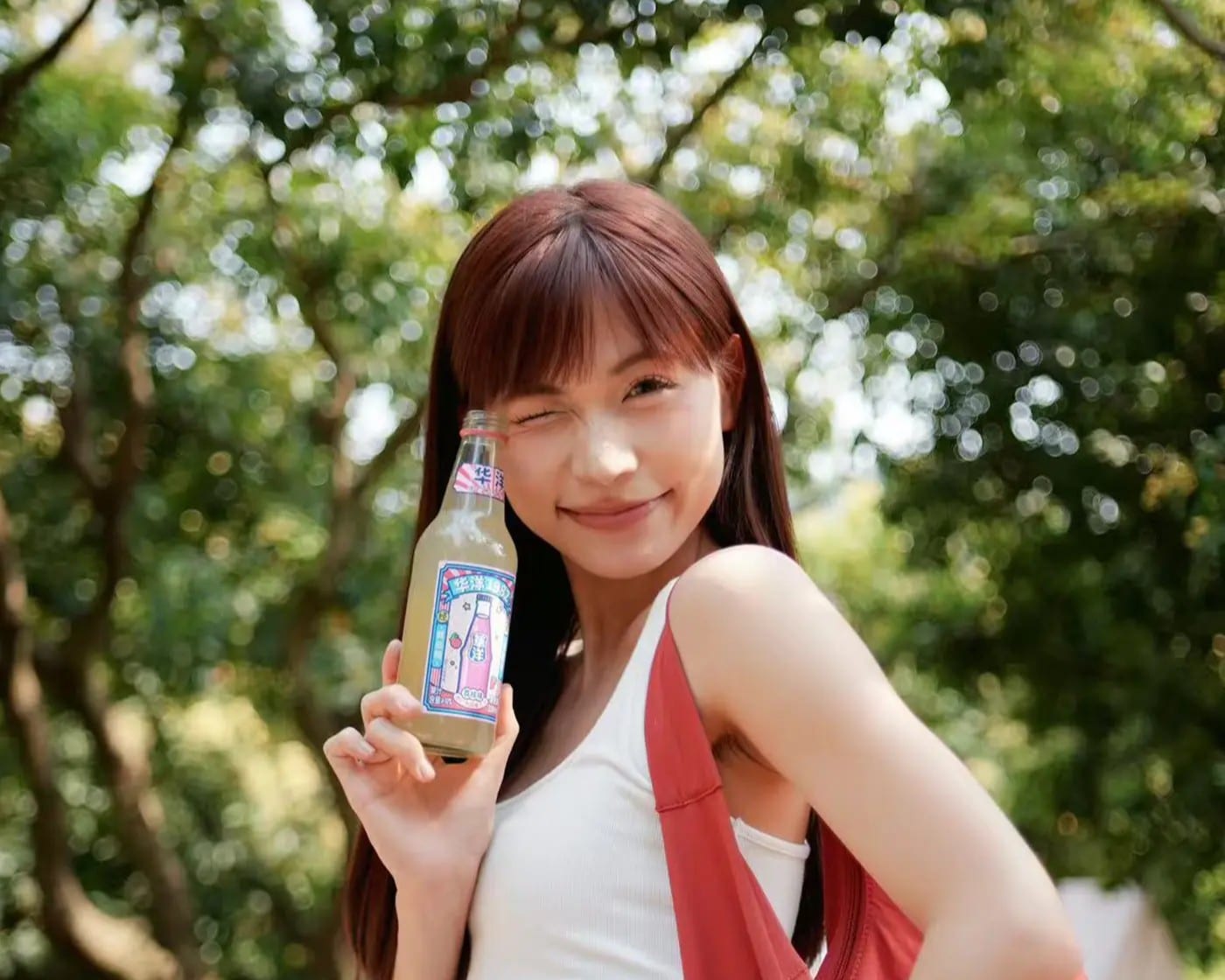 Khi tăng khoảng cách lấy nét lên 0.67 m, hiệu ứng bokeh chuyển sang Bubble Bokeh, tạo ra các vòng sáng tròn rõ viền, giàu tính thẩm mỹ và nghệ thuậ