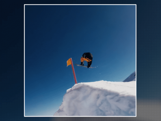 Kích thước bề mặt lớn hơn của cảm biến 1/1.1 inch cung cấp chất lượng hình ảnh vượt trội, đặc biệt trong việc xử lý ánh sáng và chi tiết, với các pixel tương đương 2.4 u