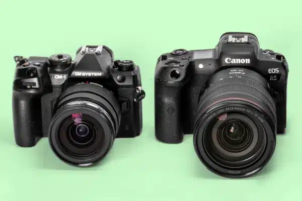 Máy ảnh Full-frame vs Micro Four Thirds