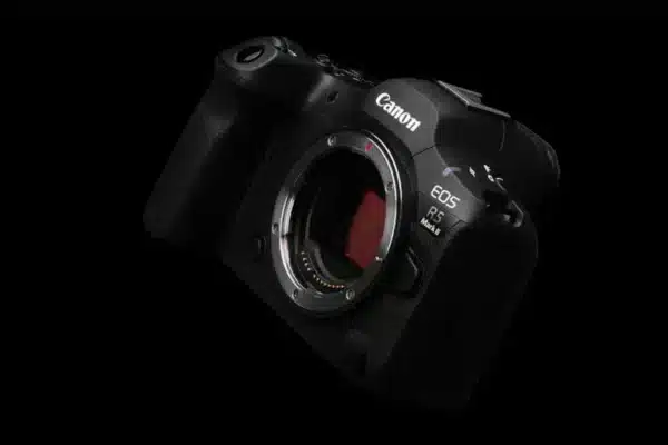 So sánh Canon R6 III vs R5 II