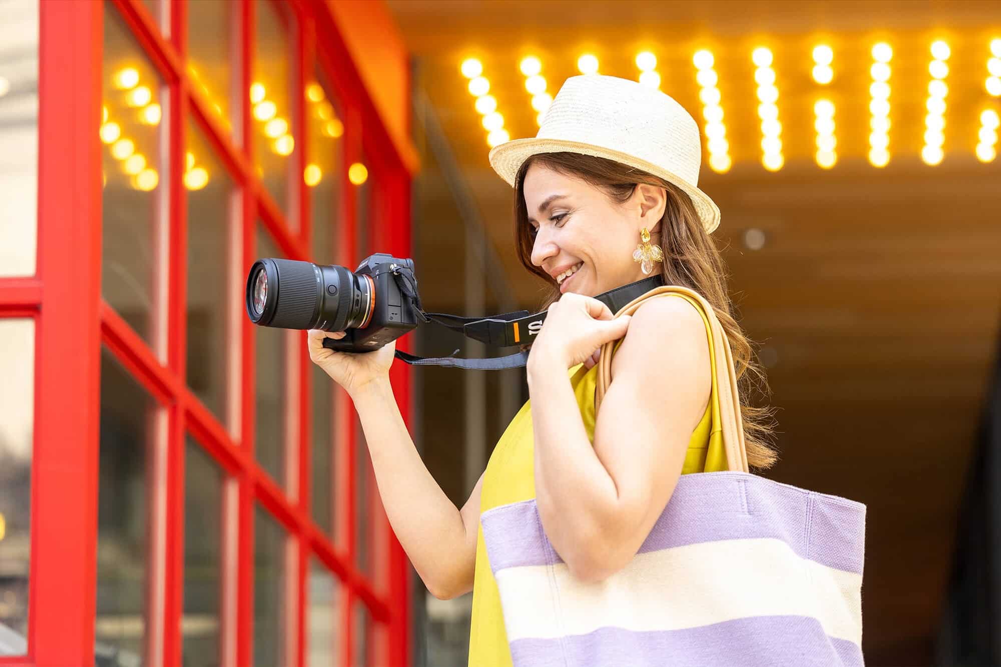 Khẩu độ 9 lá tròn cũng góp phần tạo ra hiệu ứng bokeh mượt mà, giúp tách chủ thể rõ ràng hơn trong các bức ản