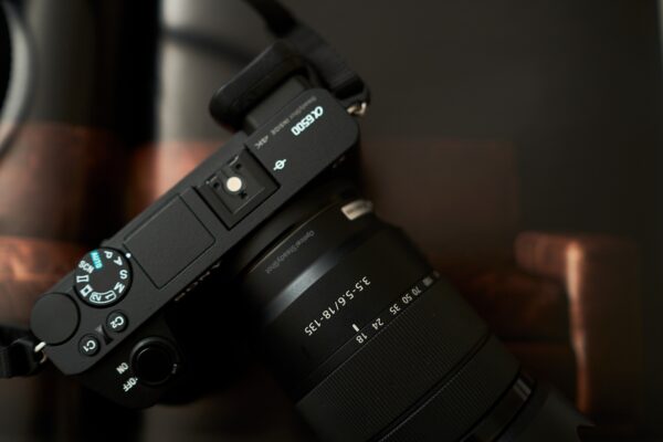 Hiệu suất lấy nét của Sony E 18-135mm f3.5-5.6 OSS