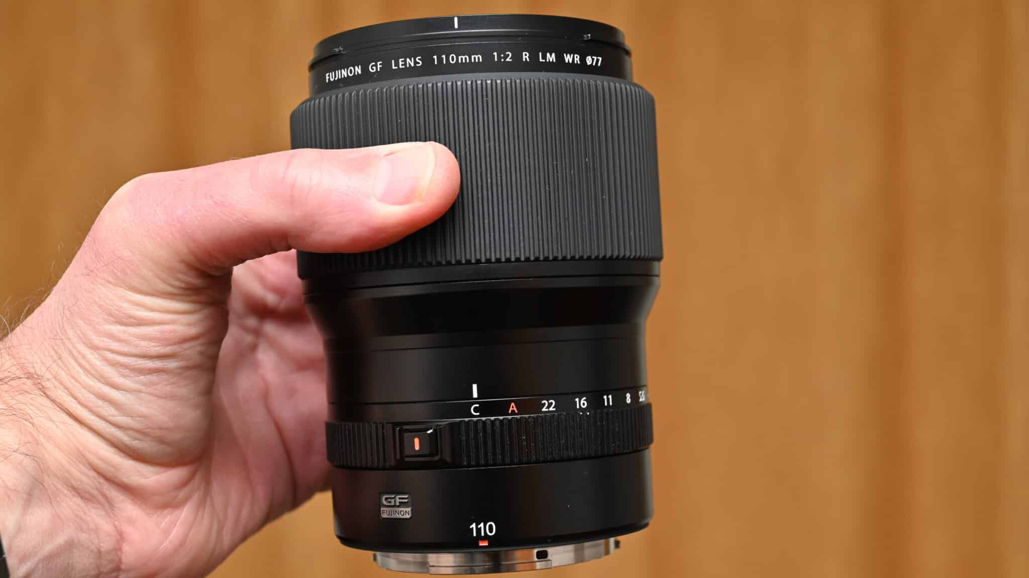 GF 110mm f/2 R LM WR được thiết kế với tiêu chuẩn chống chịu cao của dòng GFX và hoạt động ổn định trong điều kiện nhiệt độ thấp đến -10°C