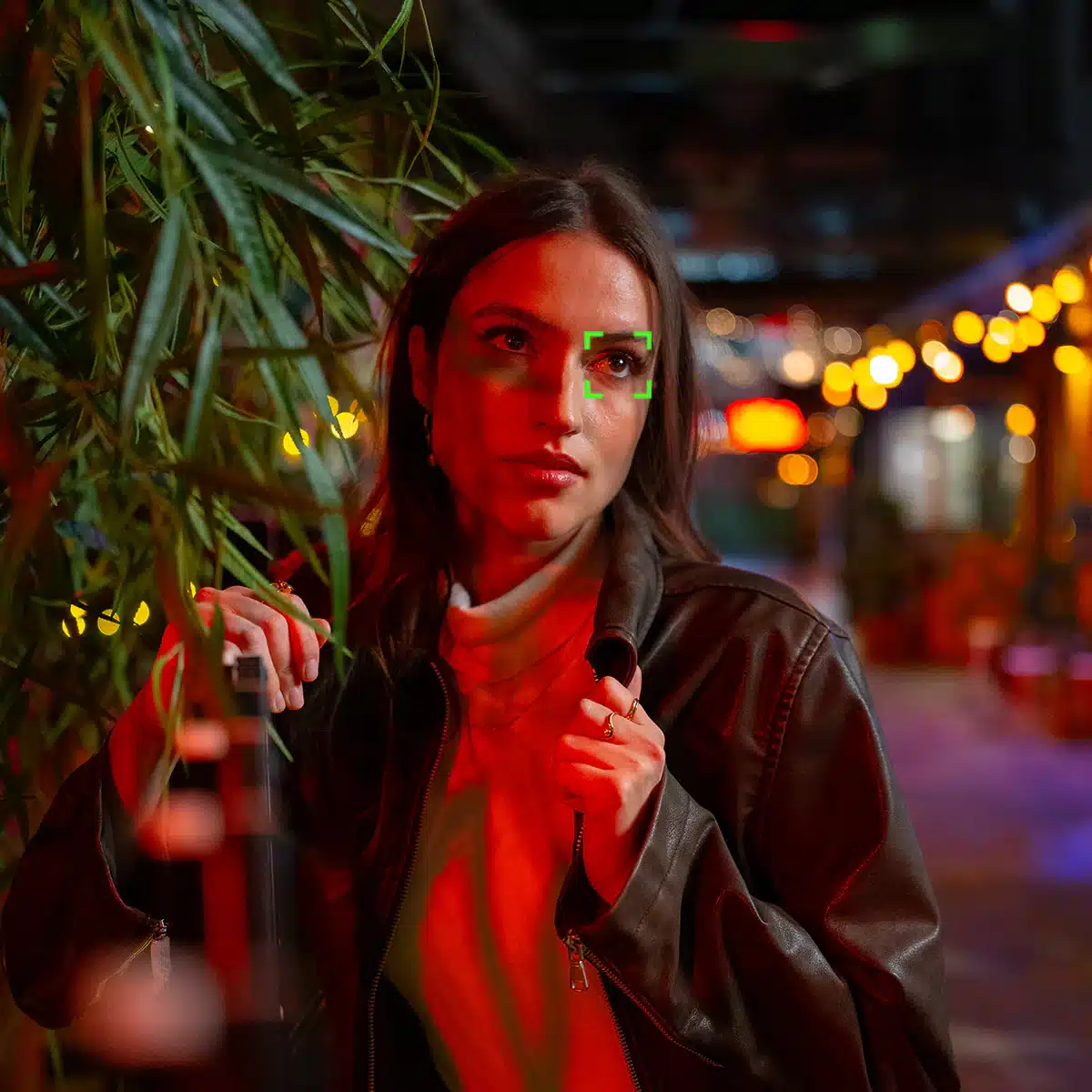 Ống kính được trang bị động cơ bước STM, mang đến khả năng lấy nét tự động nhanh, chính xác