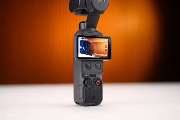 Câu hỏi thường gặp về DJI Pocket 4: Thiết kế và trải nghiệm