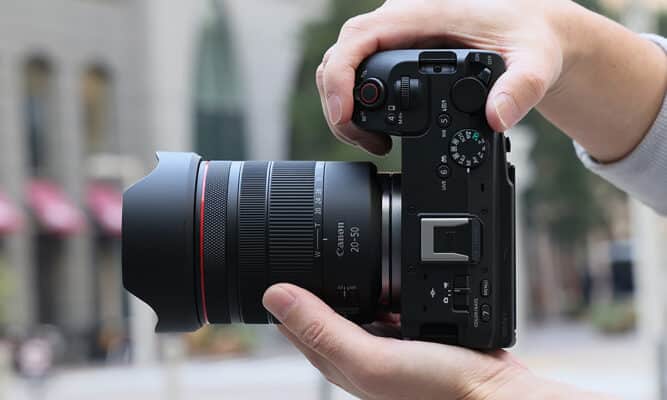 Canon RF 20-50mm f/4L IS USM PZ có động cơ Nano USM giúp AF siêu tốc, êm ái, phù hợp hoàn hảo với hệ Dual Pixel AF