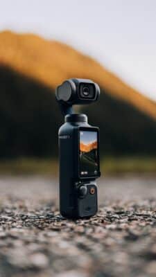 So sánh DJI Pocket 3 và DJI Pocket 4