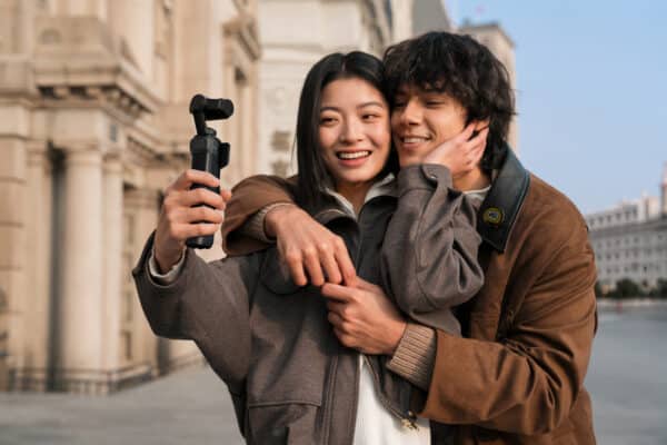 Ra mắt Insta360 Luna Ultra