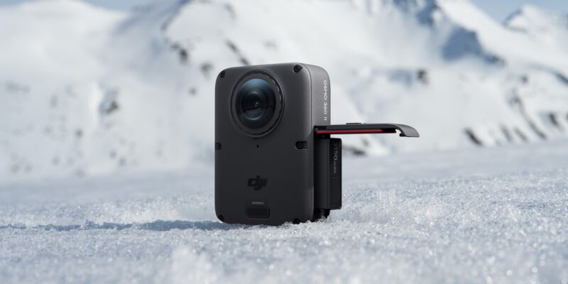 DJI Osmo 360 II hoạt động ở nhiệt độ từ -20°C đến 45°C và có thể sạc khoảng 80% pin trong 22 phút