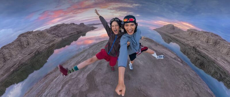 Ở chế độ 360°, Insta360 X6 ghi lại toàn bộ không gian xung quanh.