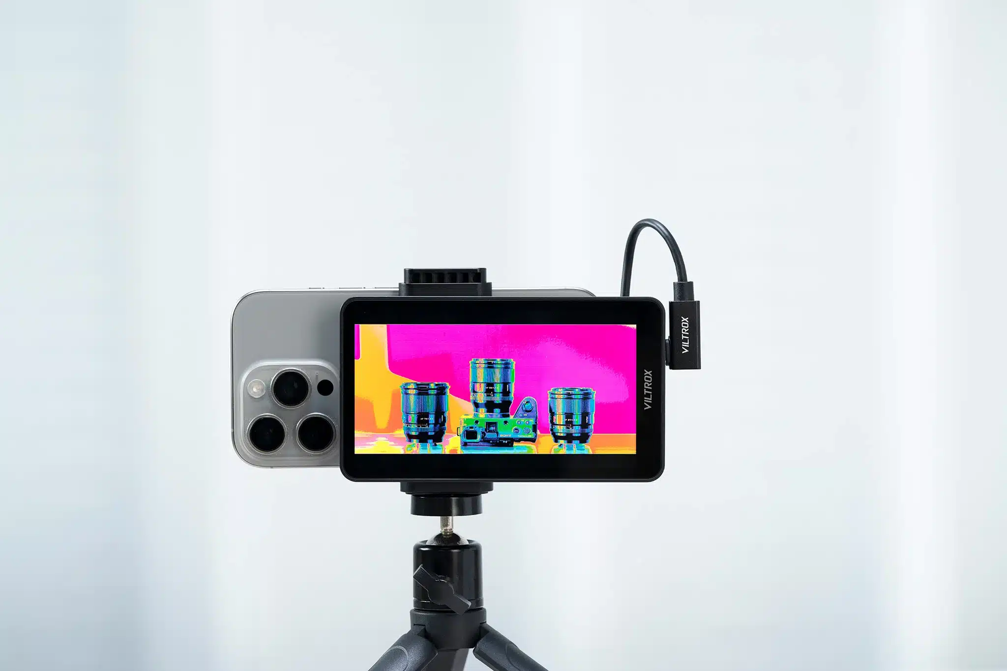 Viltrox DC-T1 được tích hợp tính năng False Color, giúp đánh giá mức phơi sáng nhanh và chính xác hơn