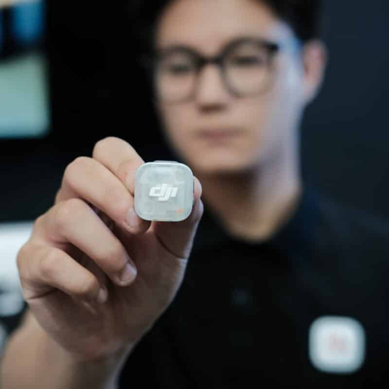 Đánh giá DJI Mic Mini 2S với khả năng tự động điều chỉnh gain, hỗ trợ người quay một mình