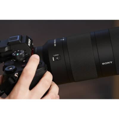 Dải tiêu cự 100-400mm giúp Sony FE 100-400mm f/5.6-8 OSS đáp ứng nhiều tình huống chụp khác nhau.
