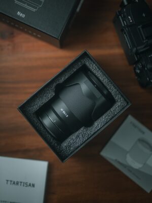 Khoảng cách lấy nét gần nhất của TTArtisan 85mm f/1.8 Neo là 0,8m