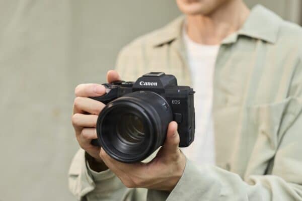 Ra mắt Canon EOS R8 Mark II với hỗ trợ quay 4K UHD tối đa 60p không crop, sử dụng dữ liệu oversample từ 6K