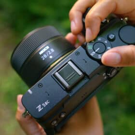 Ra mắt Nikon Z5 IIC
