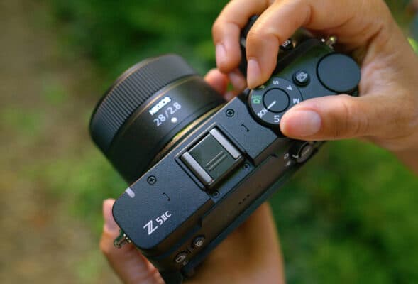 Ra mắt Nikon Z5 IIC