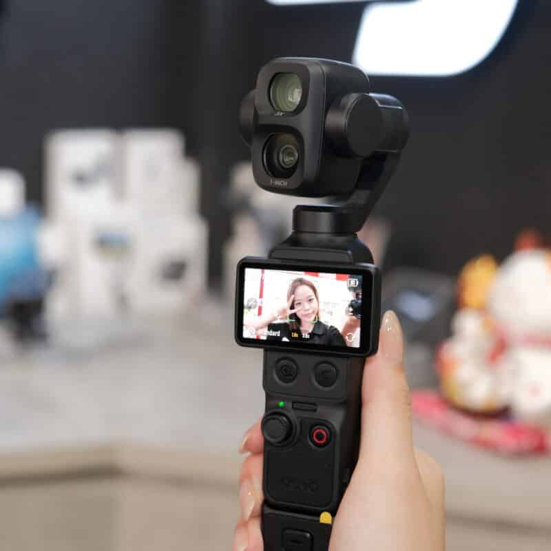 Cập Nhật Firmware Cho DJI Osmo 4P được bổ sung khả năng điều khiển gimbal theo hướng chéo 45° bằng joystick.