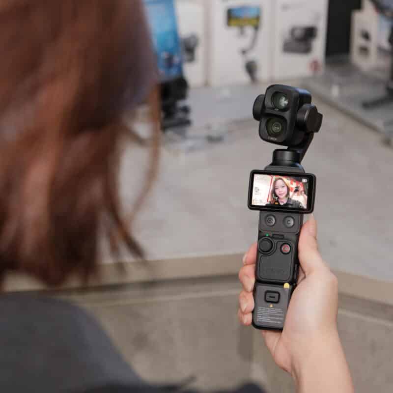 Firmware DJI Osmo Pocket 4P cập nhật joystick có thể điều khiển gimbal theo thêm 4 hướng chéo 45°