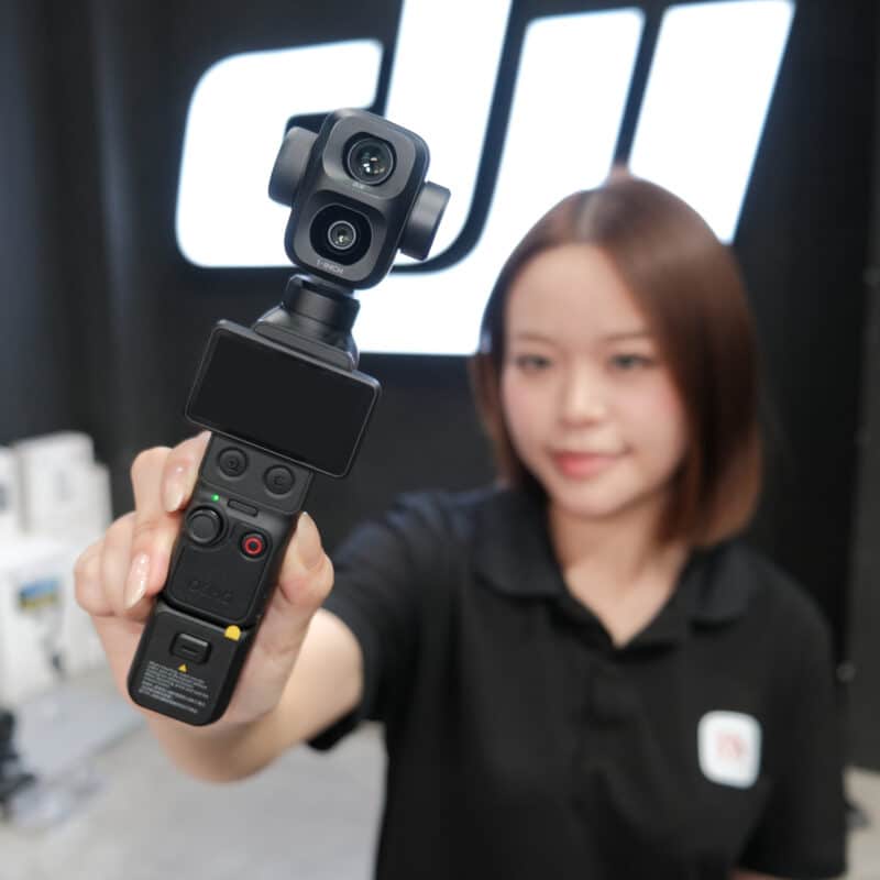 Cập Nhật Firmware Cho DJI Osmo Pocket 4P bổ sung D-Log 10-bit trong chế độ slow motion. Đây là thay đổi khá đáng chú ý với người dùng thường xuyên quay action hoặc footage cinematic cần hậu kỳ màu sâu hơn.
