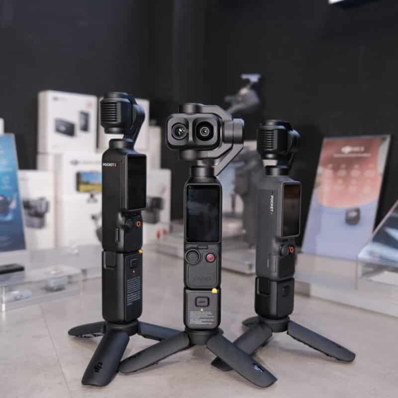 Điểm đáng chú ý khi Cập Nhật Firmware Cho DJI Osmo Pocket 4 Và 4P là firmware mới không thay đổi phần cứng camera, nhưng lại cải thiện khá nhiều ở cách người dùng quay, theo dõi chủ thể và đưa footage vào hậu kỳ.