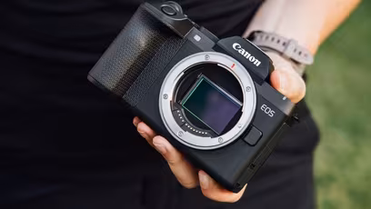 Đánh giá Canon EOS R8 Mark II về Cảm biến Full Frame 24.2MP