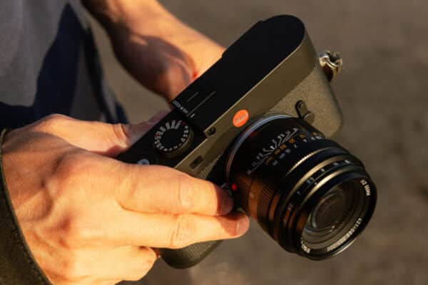 Leica Summicron-M 66 f/2 sử dụng cấu trúc quang học gồm 6 thấu kính chia thành 5 nhóm.