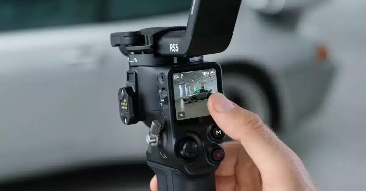 Thao tác trên màn hình cảm ứng của DJI RS 5