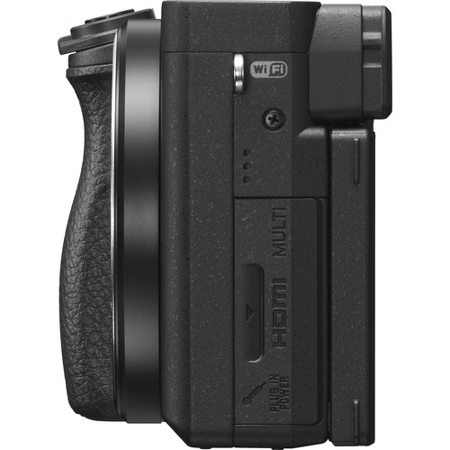 So sánh Sony A6400 và A6700 - cạnh bên thân máy Sony A6400 nhỏ gọn